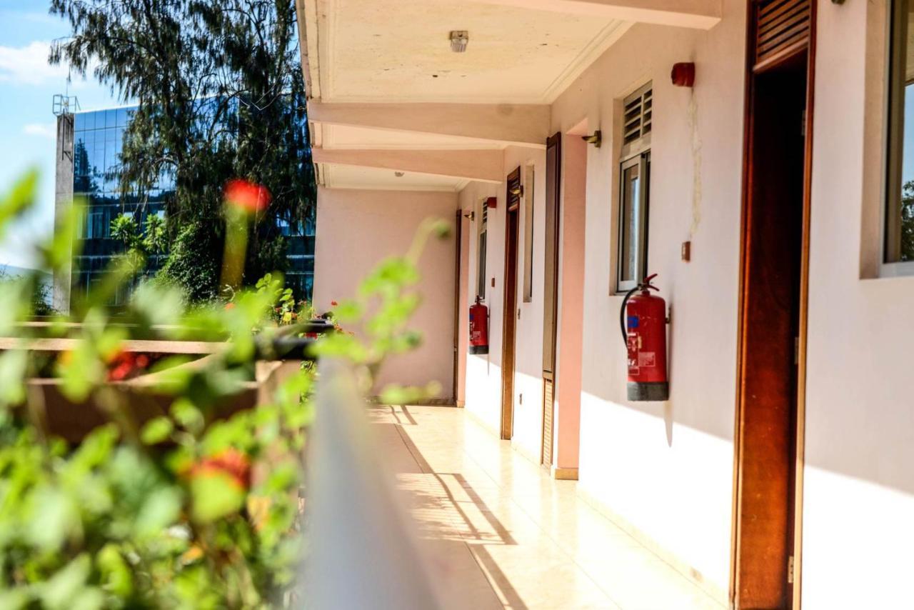 Room In Bb - Enjoy You Vacation Wail Staying In This Single Room Fit For 2 People Kigali Exterior foto