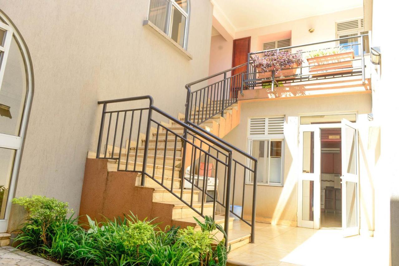 Room In Bb - Enjoy You Vacation Wail Staying In This Single Room Fit For 2 People Kigali Exterior foto